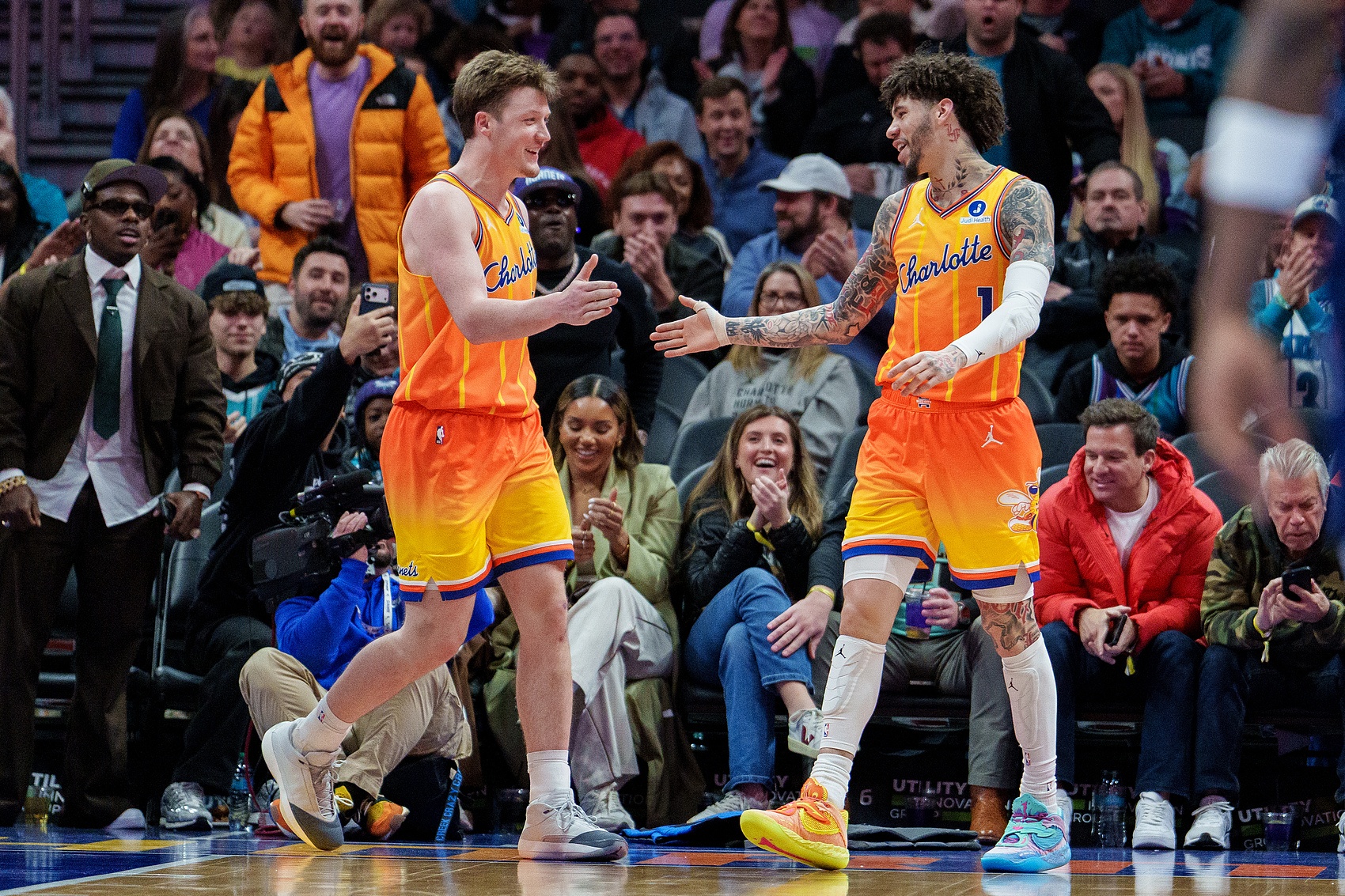 凤凰体育注册入口-NBA彩经：公牛难敌湖人 火箭大胜灰熊 森林狼复仇勇士